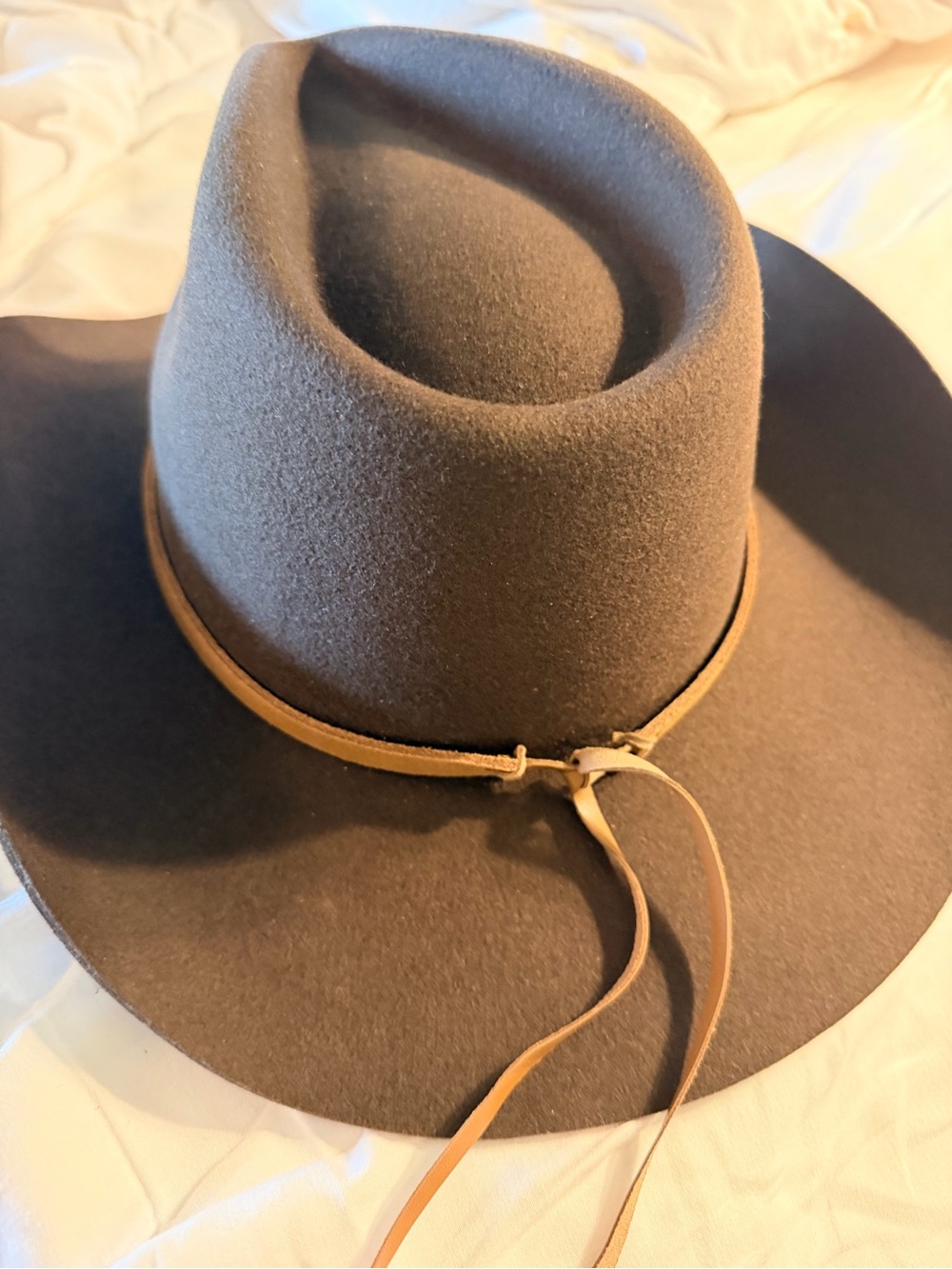 NWOT Kendra Scott yellow rose cowboy hat sz s/m adjustable w suede ring tie $250 - Picture 7 of 7